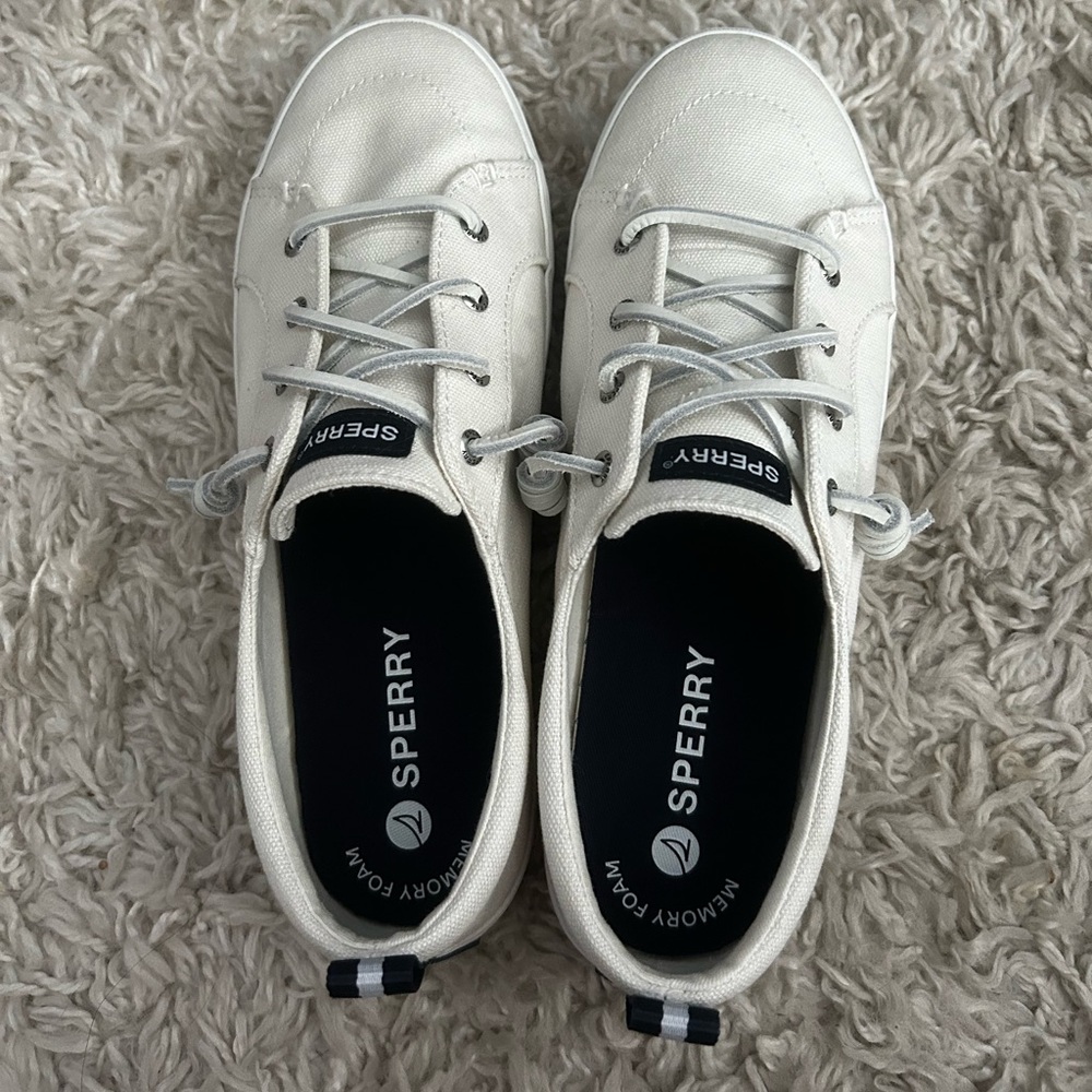 Cream sperry women’s shoes